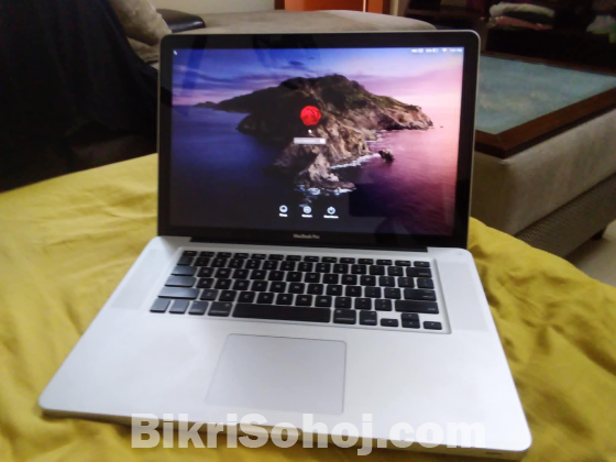 15'' inch Apple Macbook Pro i7 Laptop 8GB Ram 500GB Storage